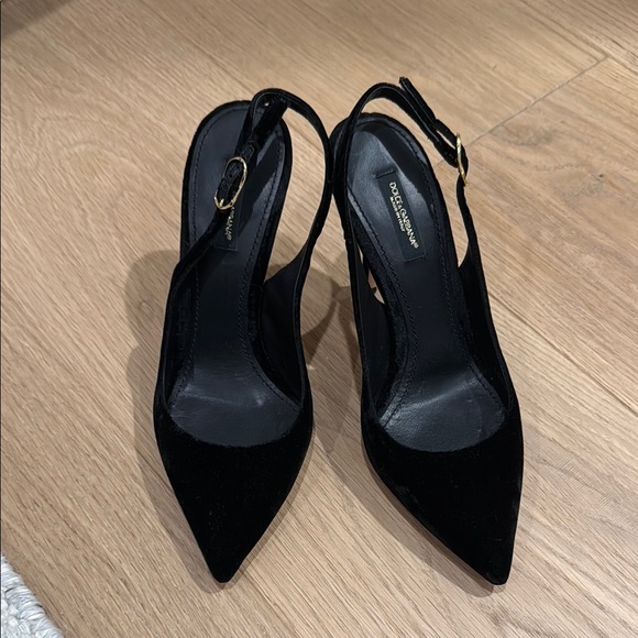 Dolce & Gabbana Classic Black velvet Heels